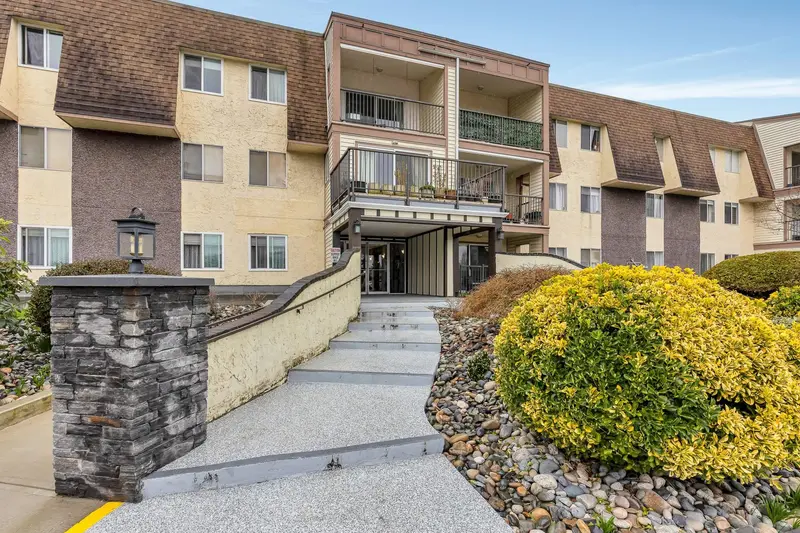 347 2821 TIMS STREET - photo 3 of 25