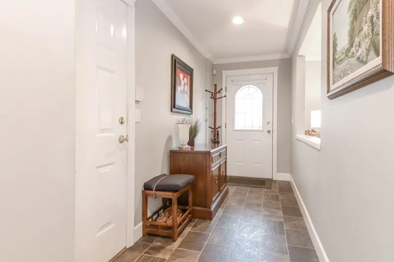 186 13888 70 AVENUE - photo 4 of 25