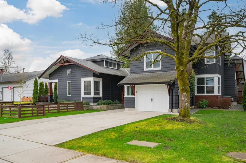 21638 46 AVENUE - photo 2 of 25