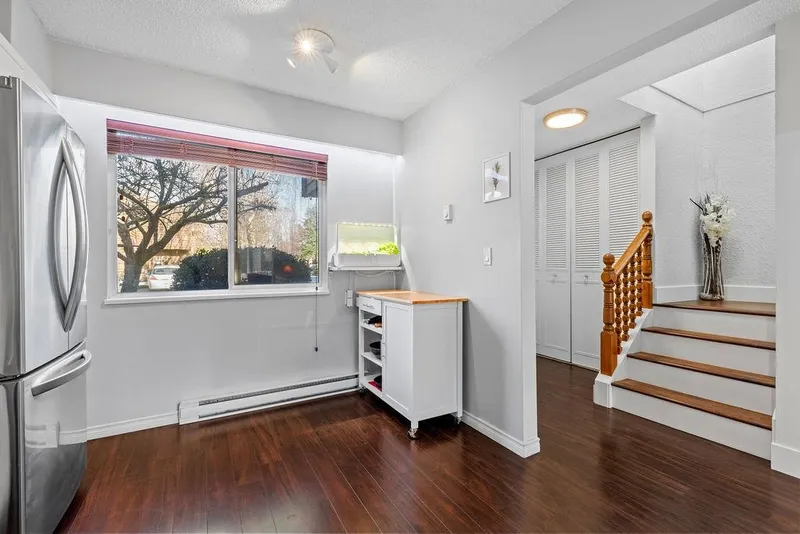 54 9111 NO. 5 ROAD - photo 3 of 25