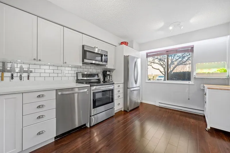 54 9111 NO. 5 ROAD - photo 4 of 25