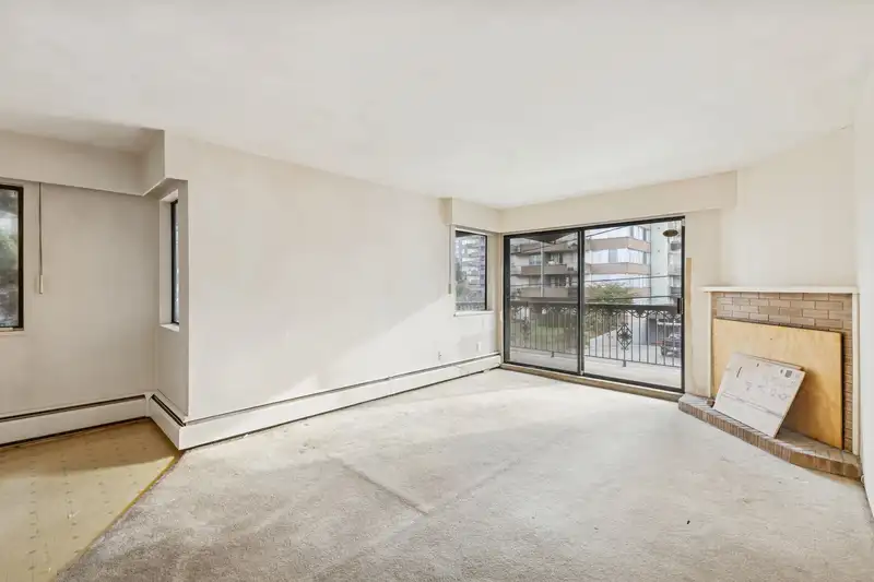 205 707 HAMILTON STREET - photo 4 of 37
