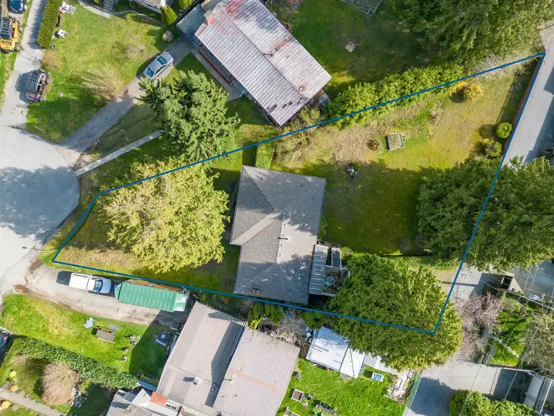 8272 15TH AVENUE - photo 3 of 19