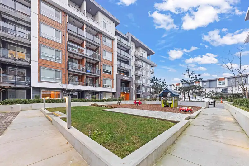B416 20834 80 AVENUE - photo 1 of 25