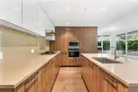 507 8160 MCMYN WAY - thumbnail 3
