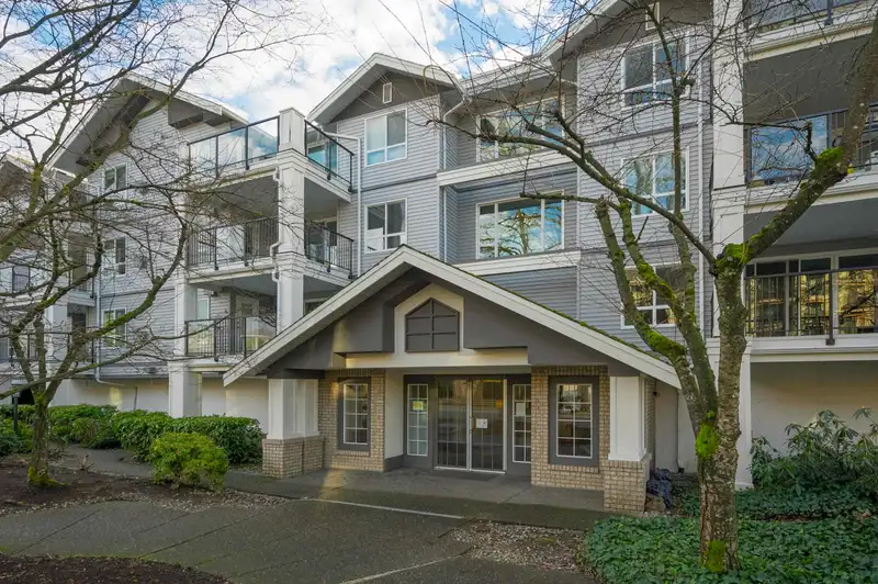 109 20976 56 AVENUE - photo 1 of 30