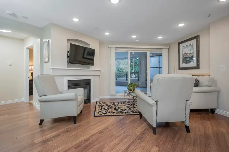 109 20976 56 AVENUE - photo 2 of 30