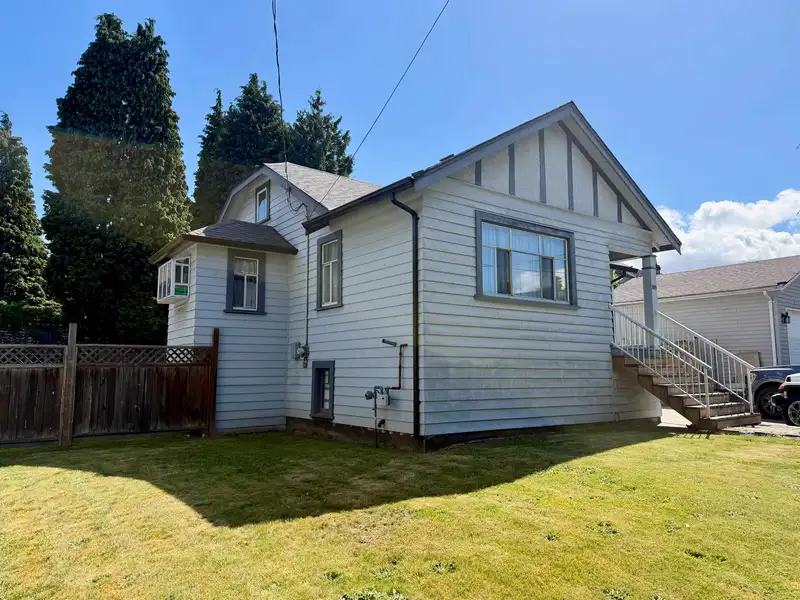 609 FOURTH STREET - photo 3 of 6