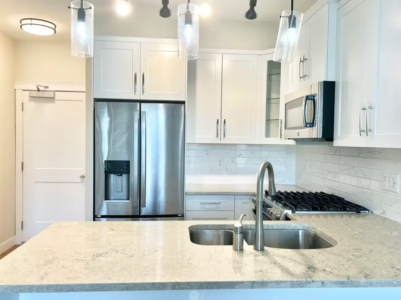 528 11077 RAVINE ROAD - photo 4 of 25