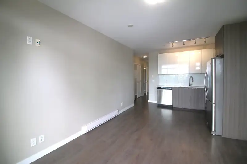 306 6555 VICTORIA DRIVE - photo 4 of 17