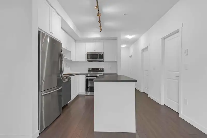 419 13623 81A AVENUE - photo 3 of 24