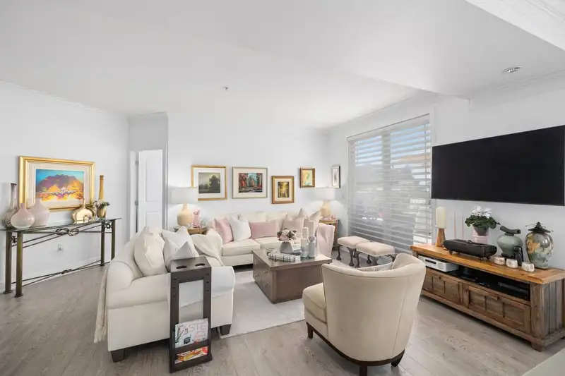 302- 15392 16A AVENUE - photo 4 of 29