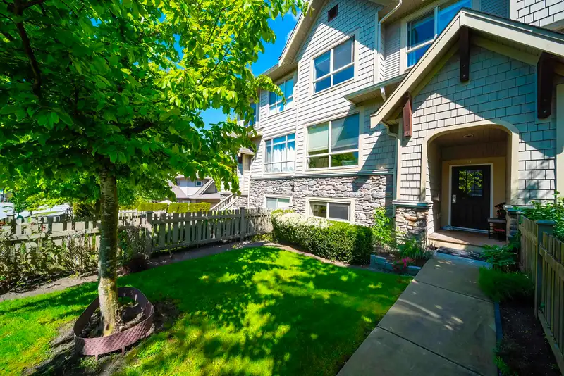 111 2738 158 STREET - photo 1 of 40
