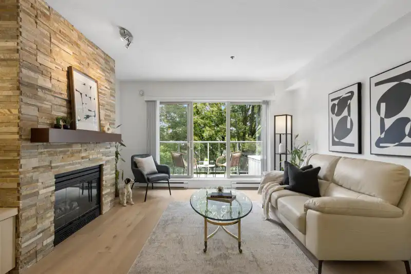 305 980 W 21ST AVENUE - photo 1 of 31