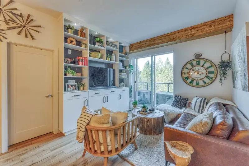 518 55 KLAHANIE DRIVE - photo 4 of 25