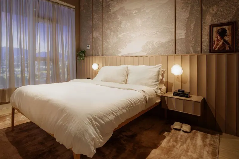 2004 3633 WILLINGDON AVENUE - photo 3 of 14