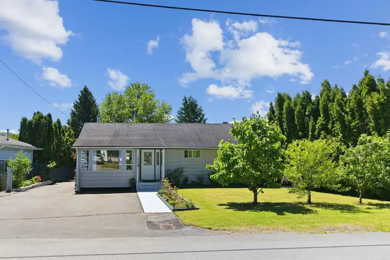 24922 121 AVENUE - photo 2 of 32