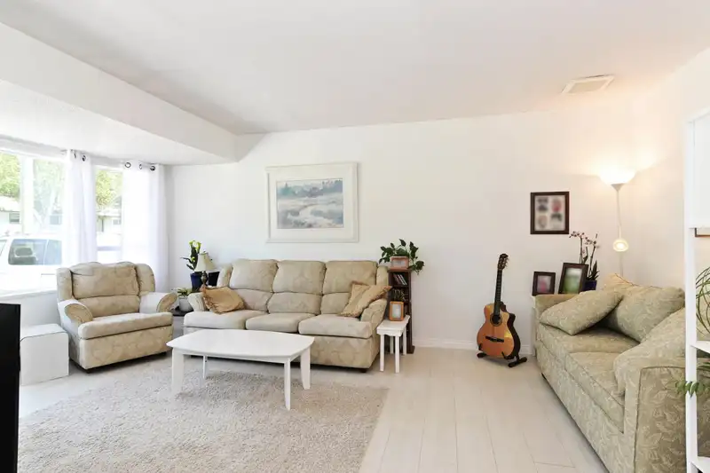 24922 121 AVENUE - photo 3 of 32