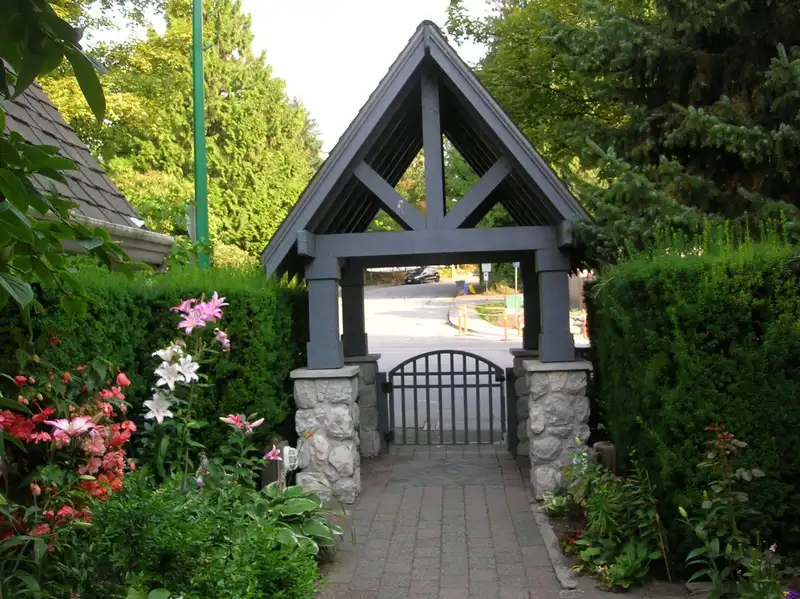 11 1015 LYNN VALLEY ROAD - photo 2 of 5