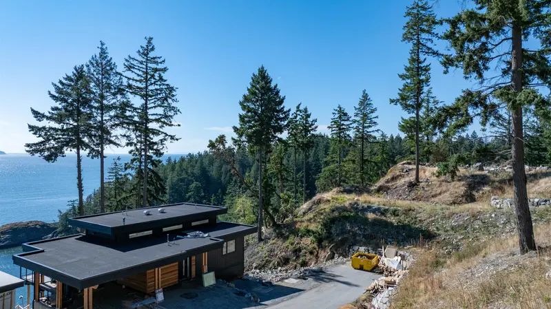 785 SEYMOUR BAY DRIVE - photo 2 of 15