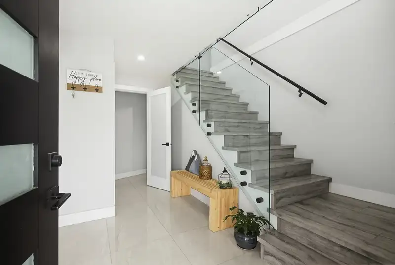 5648 VILLA ROSA PLACE - photo 3 of 36