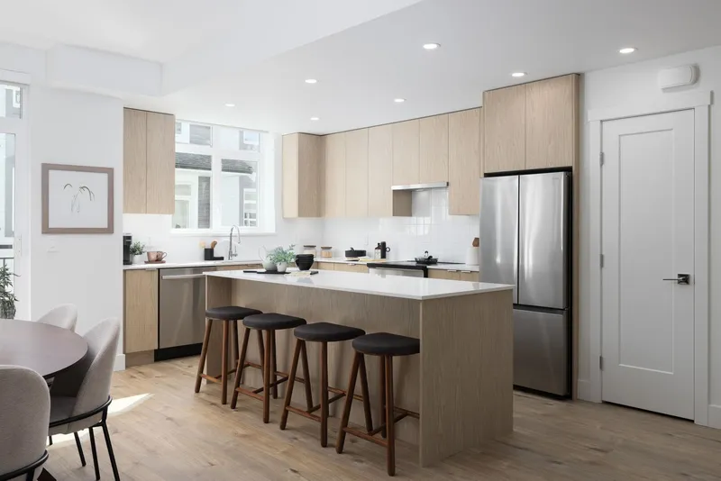 29 16325 21 AVENUE - photo 2 of 21