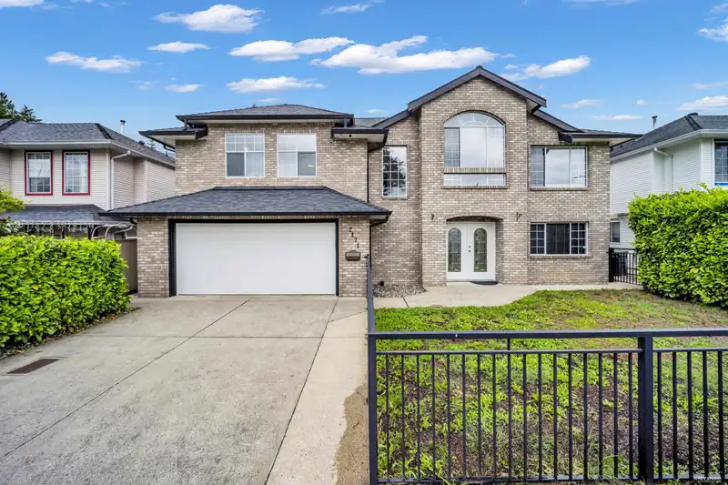 2471 FRISKIE AVENUE - photo 1 of 40