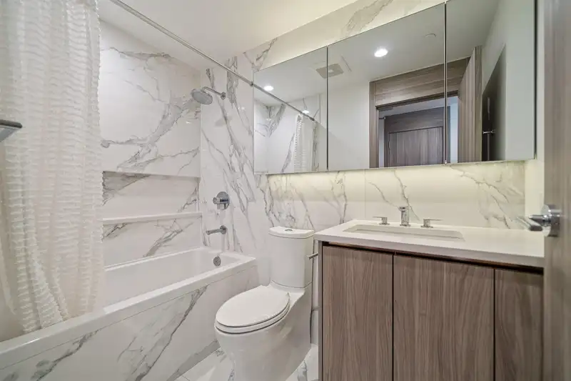 505 4890 LOUGHEED HIGHWAY - photo 4 of 25