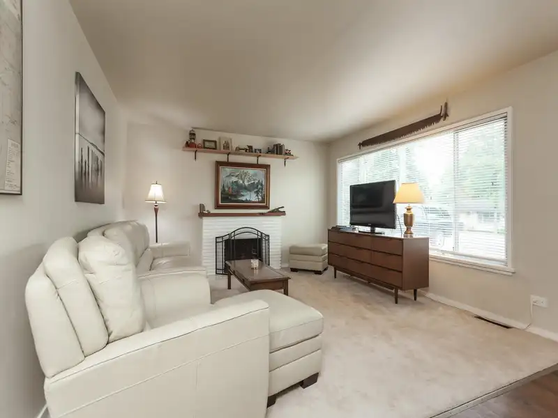 12877 102 AVENUE - photo 3 of 13