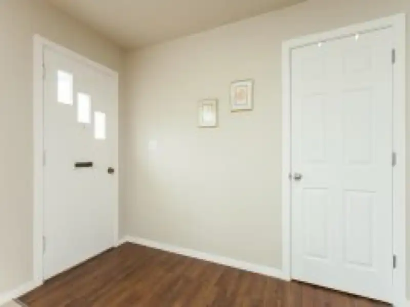 12877 102 AVENUE - photo 4 of 13