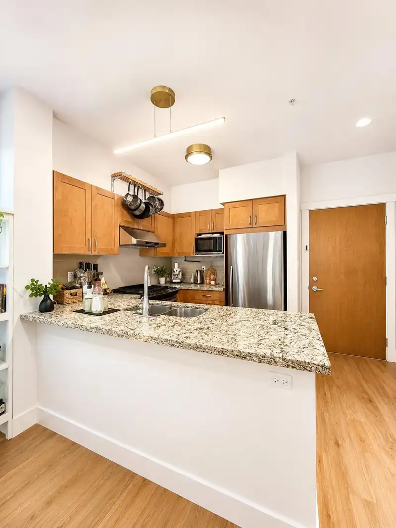 318 1111 E 27TH STREET - photo 3 of 15