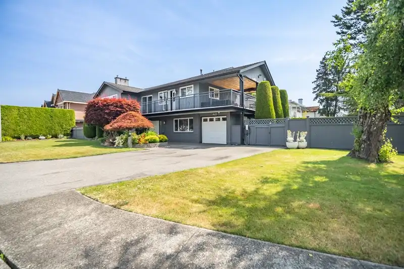 11420 SEABROOK CRESCENT - photo 2 of 33