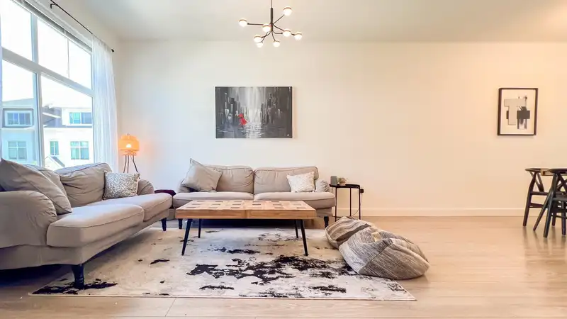 24 12073 62 AVENUE - photo 1 of 22