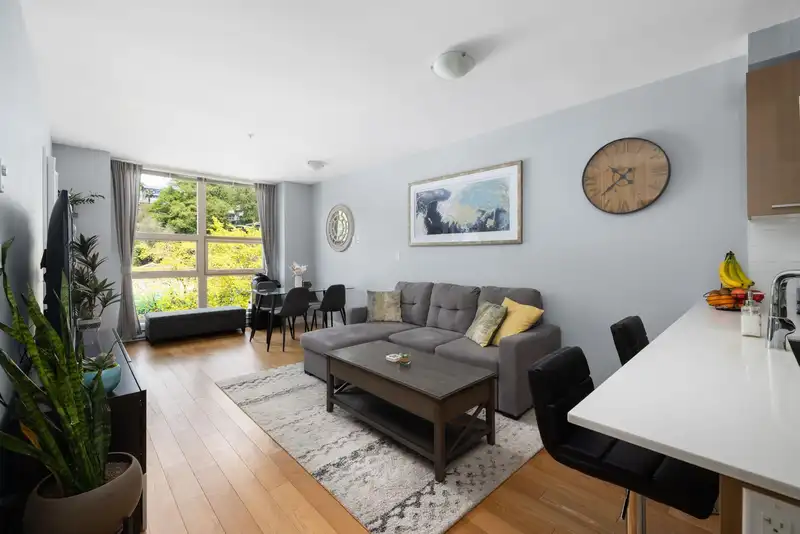 306 1177 MARINE DRIVE - photo 1 of 23