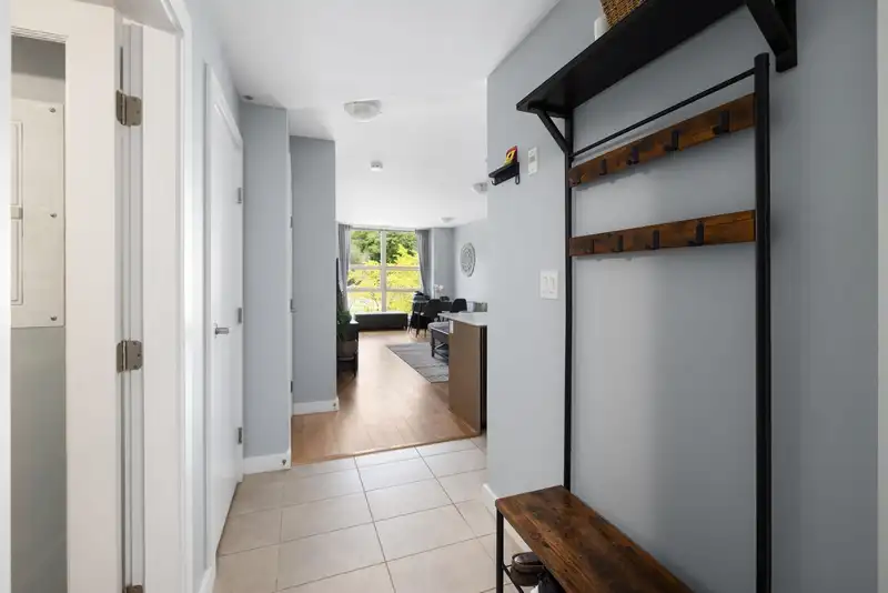 306 1177 MARINE DRIVE - photo 3 of 23