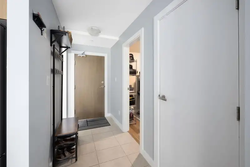 306 1177 MARINE DRIVE - photo 4 of 23
