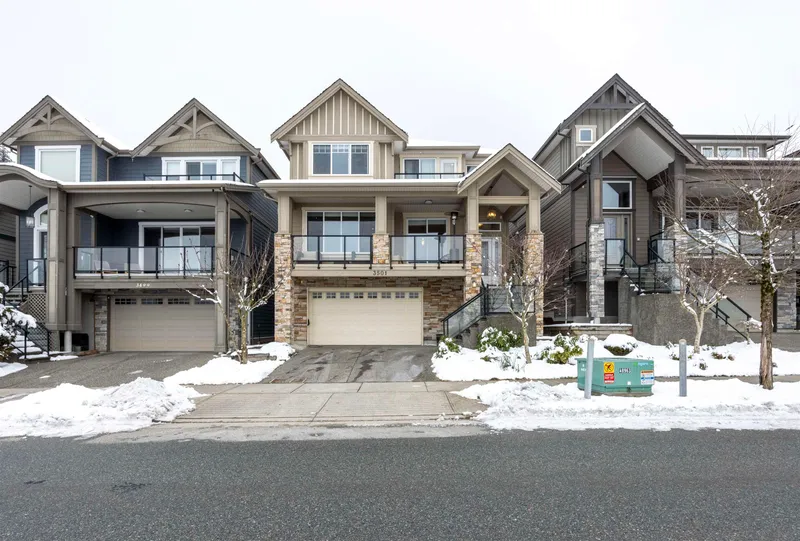 3501 SHEFFIELD AVENUE - photo 3 of 25