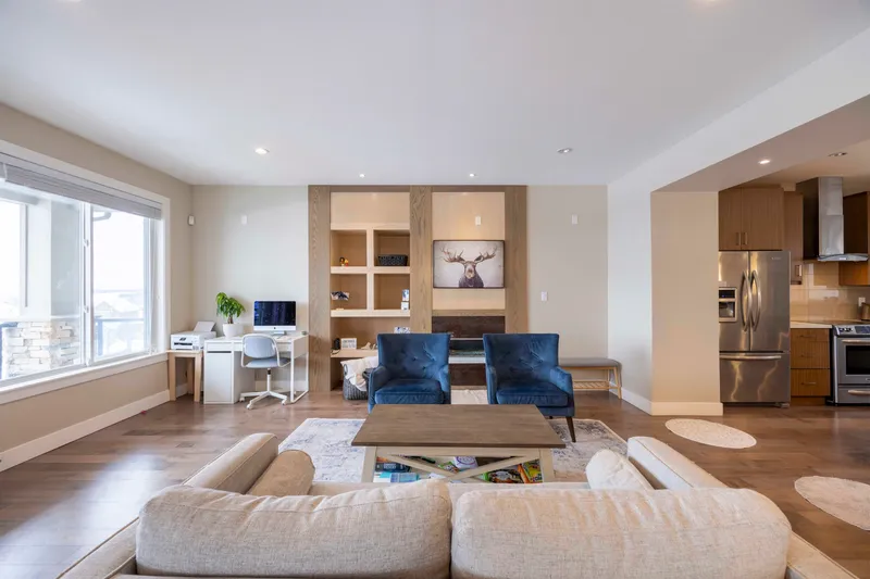 3501 SHEFFIELD AVENUE - photo 4 of 25