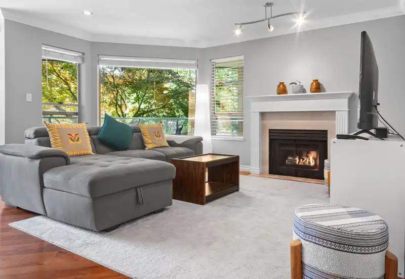 105 20140 56 AVENUE - photo 1 of 38