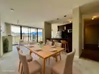 2501 2979 GLEN DRIVE - thumbnail 3