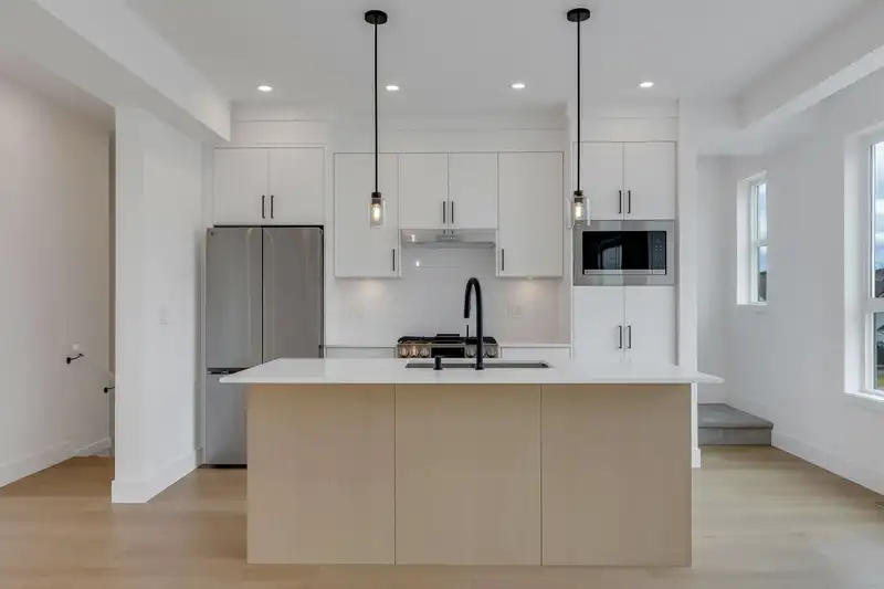 19 30501 ROBIN DRIVE - photo 2 of 24