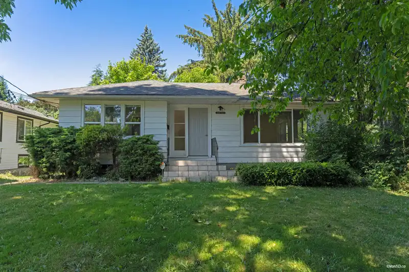 20761 113 AVENUE - photo 3 of 37