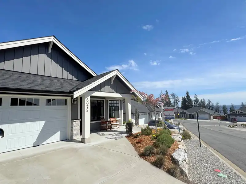 6078 KINGBIRD AVENUE - photo 3 of 33