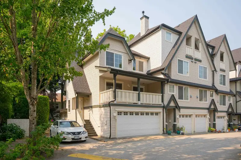 51 15355 26 AVENUE - photo 1 of 40