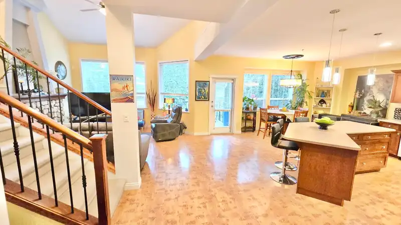 116 21868 LOUGHEED HIGHWAY - photo 2 of 27