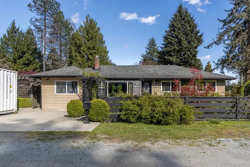 14735 109A AVENUE - photo 2 of 40