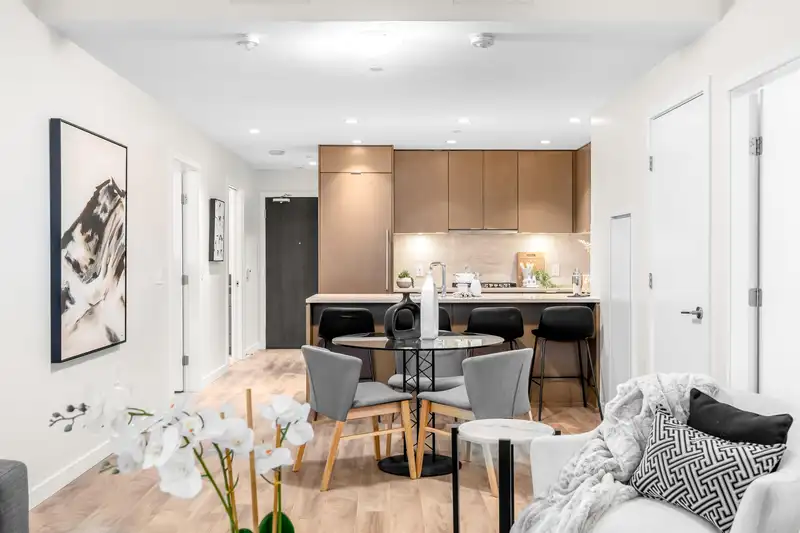 1605 112 E 13TH STREET - photo 2 of 26