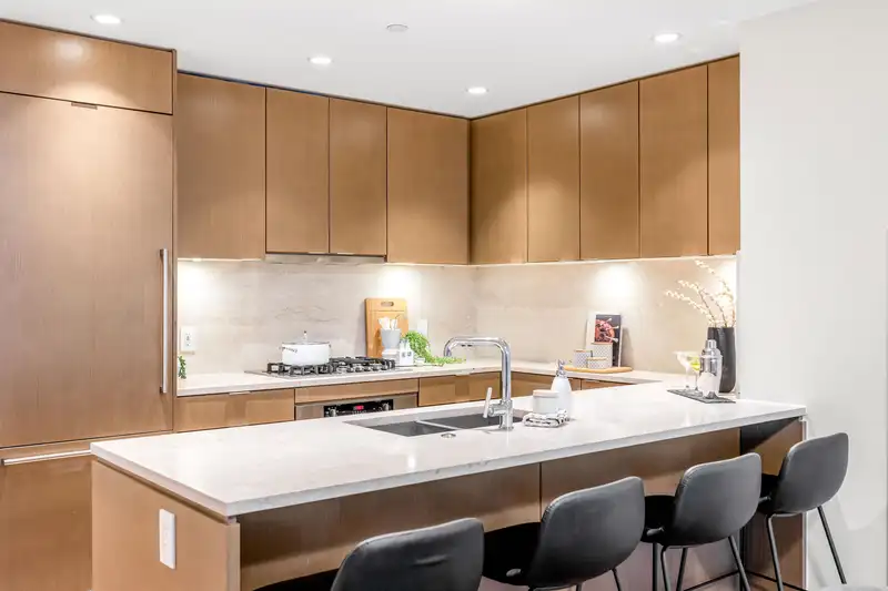 1605 112 E 13TH STREET - photo 3 of 26