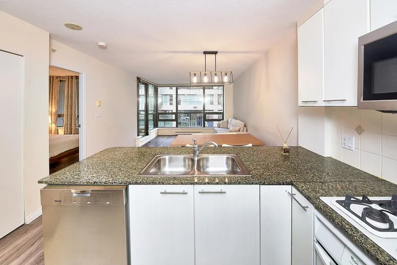 209 8100 SABA ROAD - photo 4 of 21