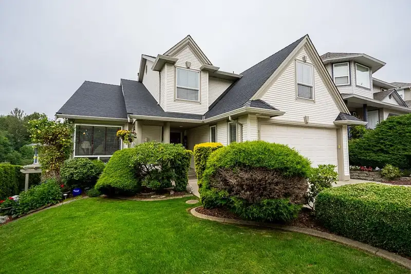 8135 BARNETT STREET - photo 1 of 40